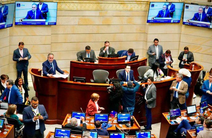 ¿Consulta popular o reforma laboral? El Congreso se la juega por revivir el proyecto