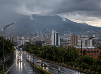 Las lluvias no se despiden de Medellín: esta es la razón por la que siguen cayendo aguaceros