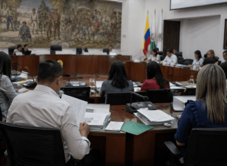 Rosa Acevedo responde a León Mario Bedoya por la FLA