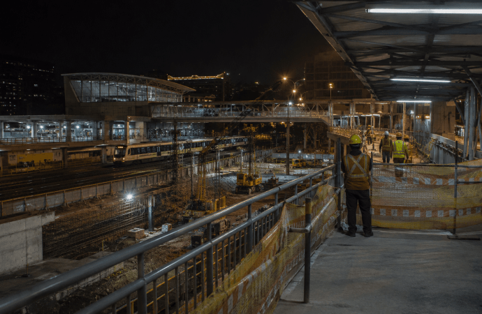 Cierre en estación Caribe por obras del Metro de la 80