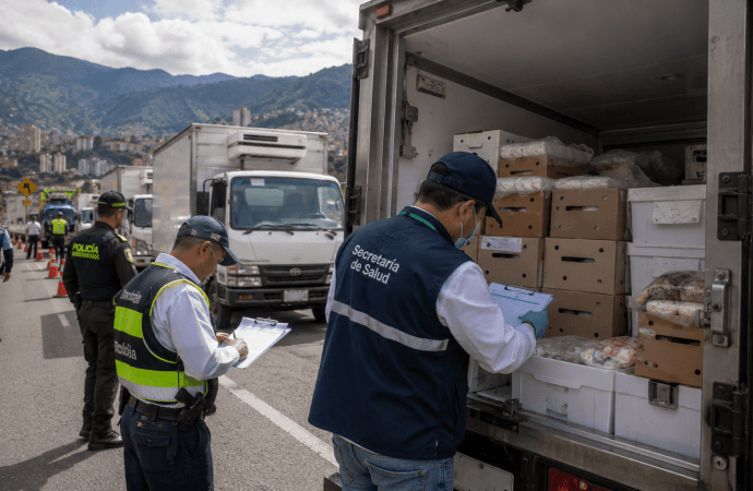 Operativo sanitario en Bello revisó cerca de 30 vehículos