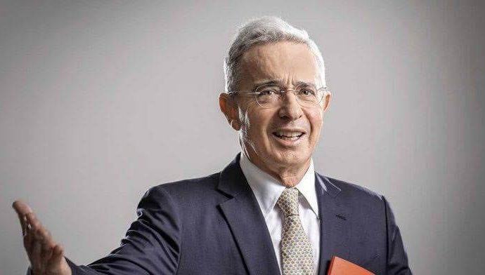 Fiscalía mantiene investigación contra Álvaro Uribe por El Aro y La Granja