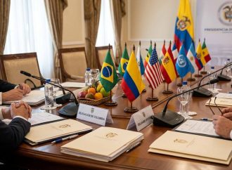 José Manuel Restrepo recibe delegaciones internacionales antes de asumir como vicepresidente