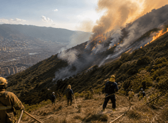 Incendios en Bello: fuego mantiene alerta en el Cerro Quitasol