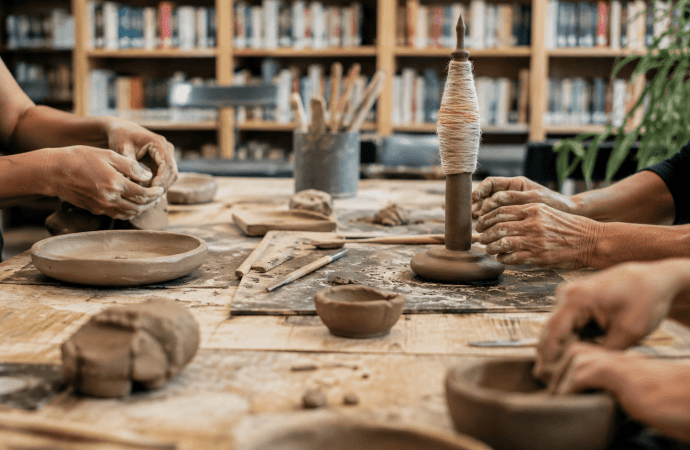 Taller de cerámica en Itagüí: el barro cuenta historias